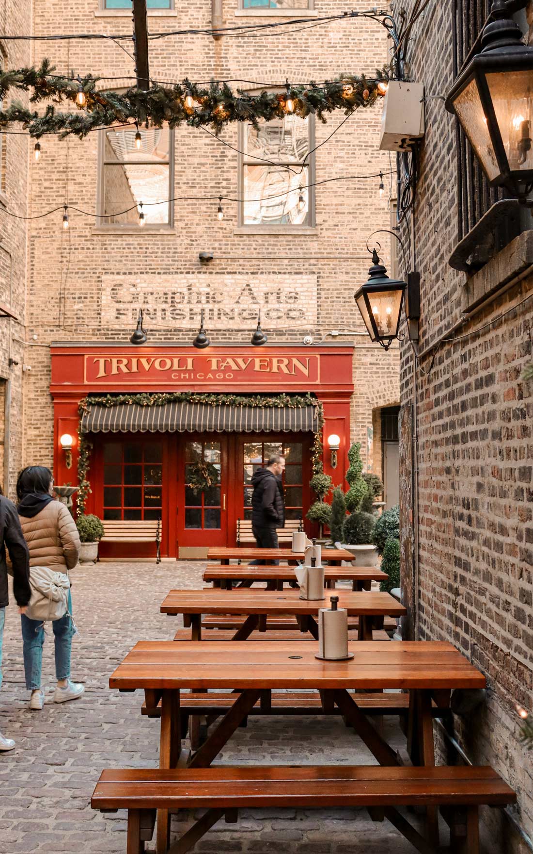 Entrance of the Trivoli Tavern restaurant in Chicago